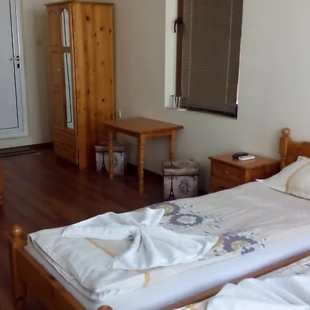 Casa de hóspedes Diamant 2*